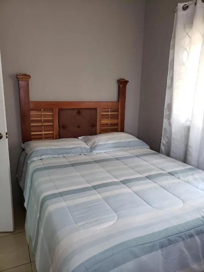 Lion'S View Bed & Breakfast 曼德维尔 招待所