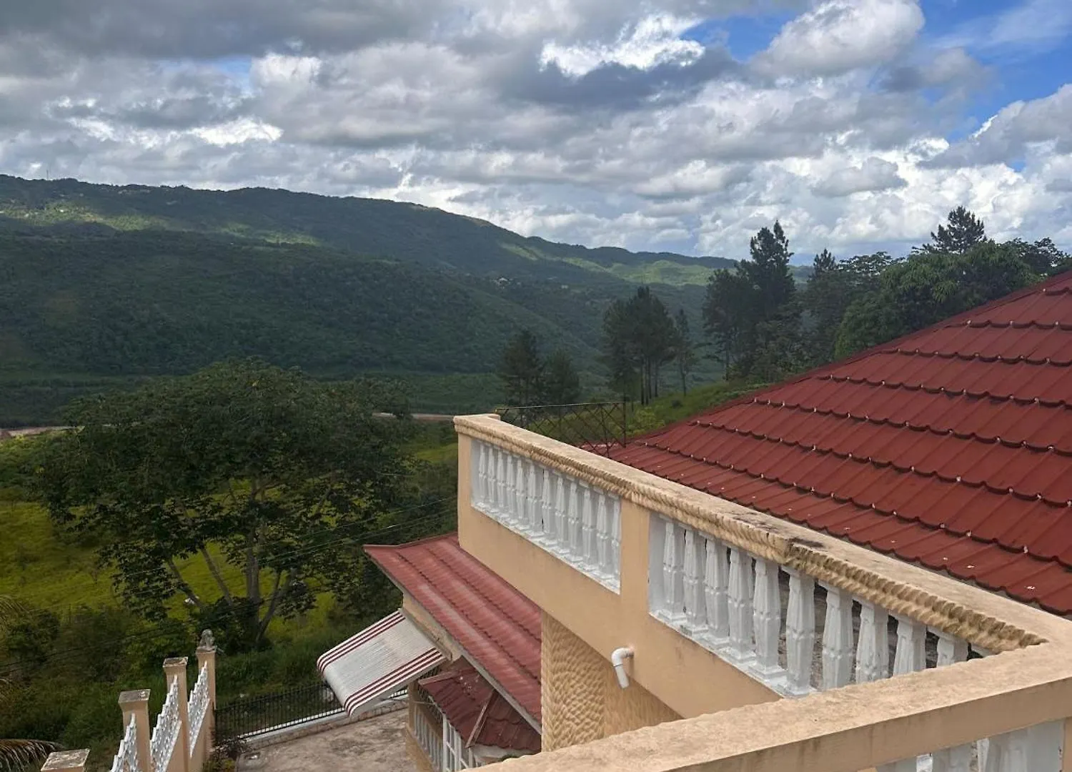 Lion'S View Bed & Breakfast Mandeville 0*,  Giamaica